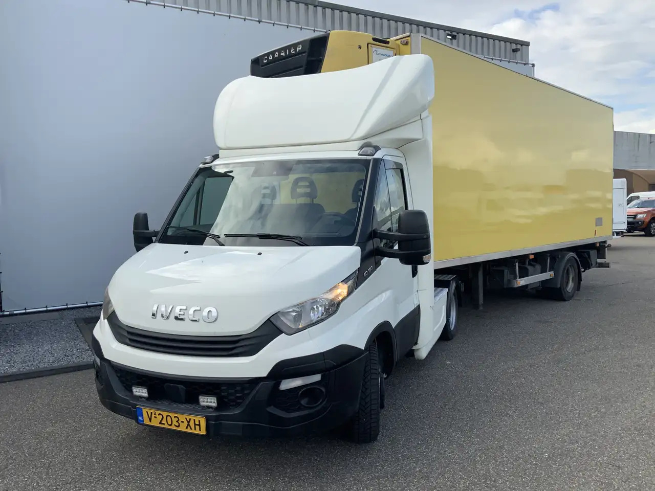 Iveco 40C18 B.E Trekker & Koel Trailer & Laadklep Bakmaa - BE vetopöytäauto, Refrigeraattori puoliperävaunu: kuva Iveco 40C18 B.E Trekker & Koel Trailer & Laadklep Bakmaa - BE vetopöytäauto, Refrigeraattori puoliperävaunu Iveco 40C18 B.E Trekker & Koel Trailer & Laadklep Bakmaa - BE vetopöytäauto, Refrigeraattori puoliperävaunu: kuva Iveco 40C18 B.E Trekker & Koel Trailer & Laadklep Bakmaa - BE vetopöytäauto, Refrigeraattori puoliperävaunu