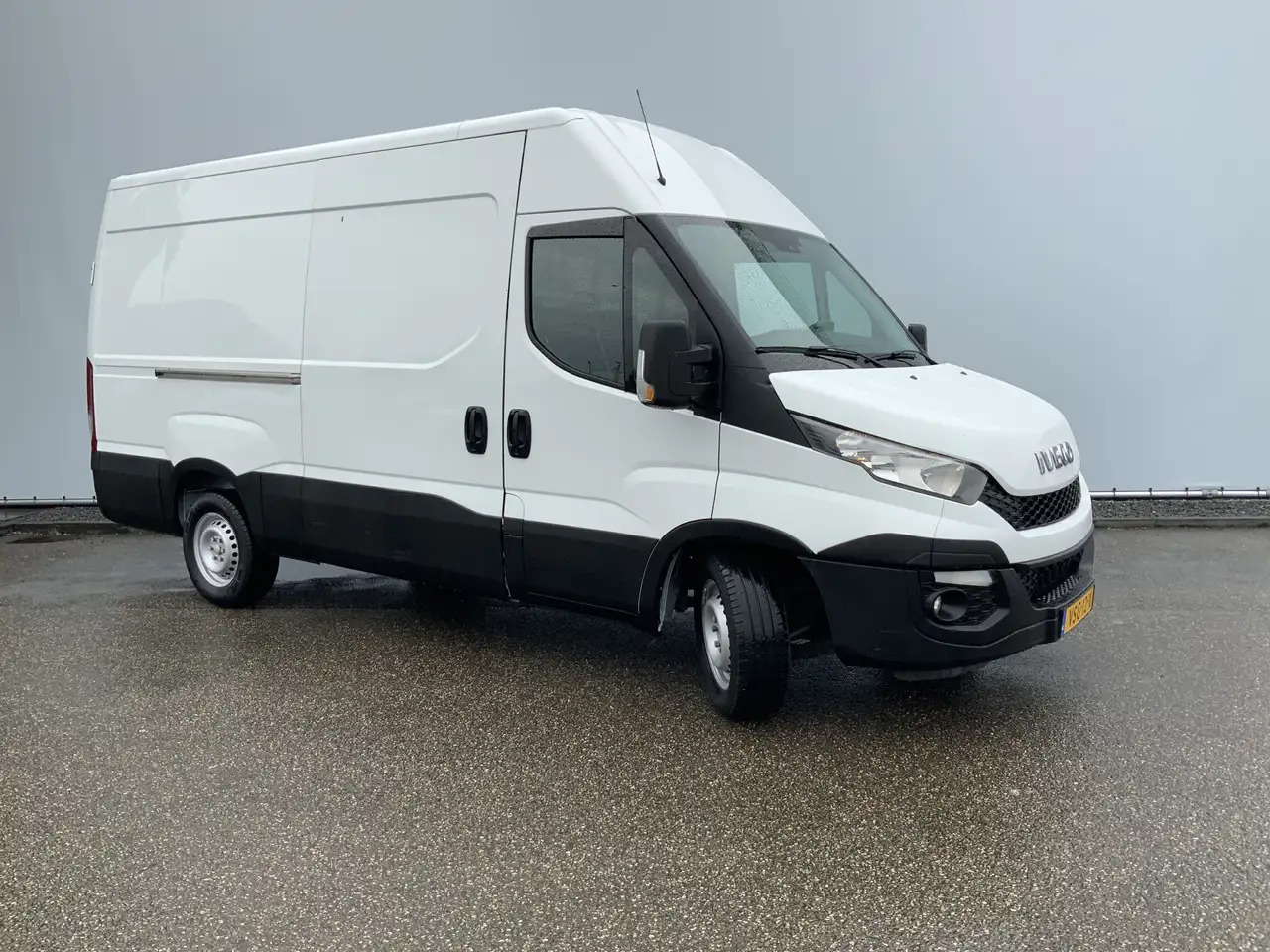 Iveco Daily 35S13V 2.3 352 H2 L3 Airco 3 Zits Opstap Euro 5 - Pakettiauto: kuva Iveco Daily 35S13V 2.3 352 H2 L3 Airco 3 Zits Opstap Euro 5 - Pakettiauto Iveco Daily 35S13V 2.3 352 H2 L3 Airco 3 Zits Opstap Euro 5 - Pakettiauto: kuva Iveco Daily 35S13V 2.3 352 H2 L3 Airco 3 Zits Opstap Euro 5 - Pakettiauto