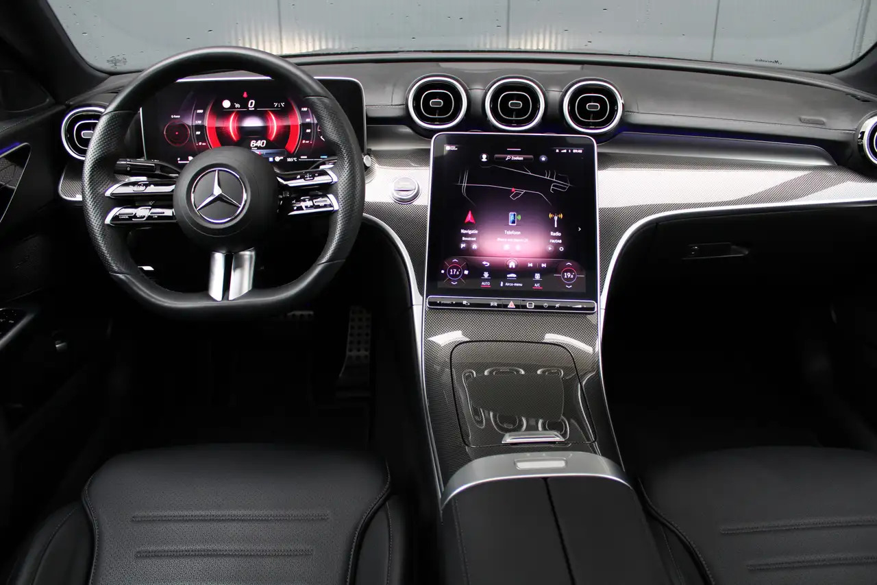 Mercedes-Benz C-klasse AMG-line (Nightpakket, Sfeerverlichting, - Sedan: kuva Mercedes-Benz C-klasse AMG-line (Nightpakket, Sfeerverlichting, - Sedan Mercedes-Benz C-klasse AMG-line (Nightpakket, Sfeerverlichting, - Sedan: kuva Mercedes-Benz C-klasse AMG-line (Nightpakket, Sfeerverlichting, - Sedan