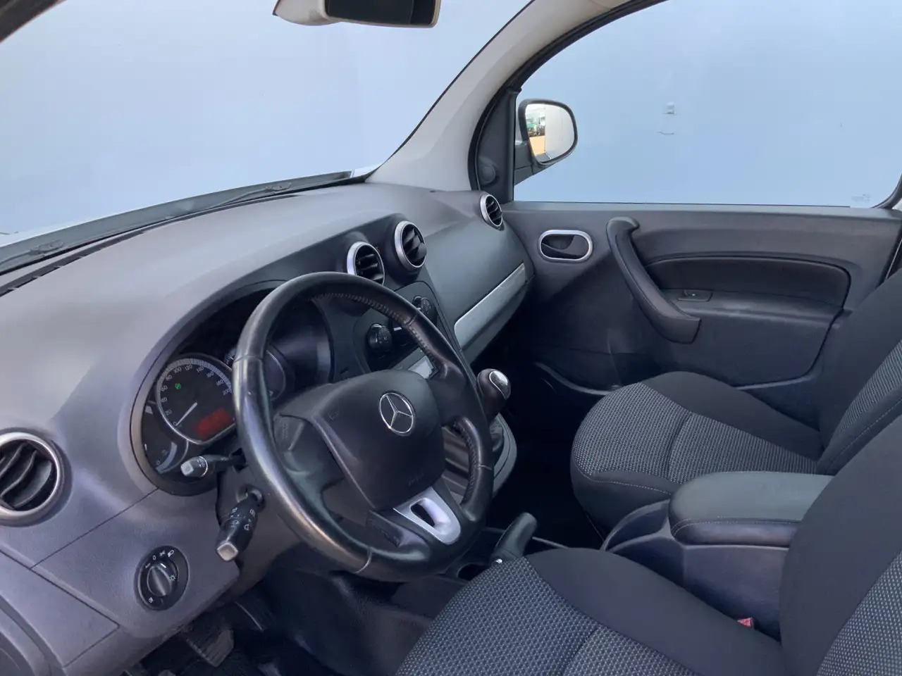 Mercedes-Benz Citan 109 CDI BlueEFFICIENCY Airco Cruise Euro 5 - Pieni pakettiauto: kuva Mercedes-Benz Citan 109 CDI BlueEFFICIENCY Airco Cruise Euro 5 - Pieni pakettiauto Mercedes-Benz Citan 109 CDI BlueEFFICIENCY Airco Cruise Euro 5 - Pieni pakettiauto: kuva Mercedes-Benz Citan 109 CDI BlueEFFICIENCY Airco Cruise Euro 5 - Pieni pakettiauto