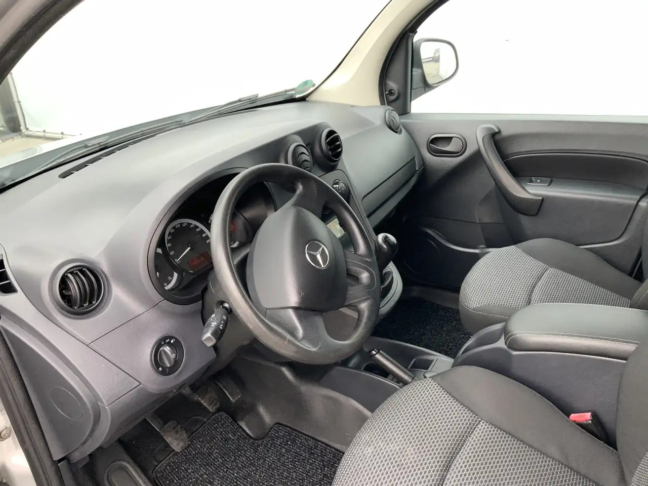 Mercedes-Benz Citan 109 CDI BlueEFFICIENCY Business Ambition Airco Tre - Pieni pakettiauto: kuva Mercedes-Benz Citan 109 CDI BlueEFFICIENCY Business Ambition Airco Tre - Pieni pakettiauto Mercedes-Benz Citan 109 CDI BlueEFFICIENCY Business Ambition Airco Tre - Pieni pakettiauto: kuva Mercedes-Benz Citan 109 CDI BlueEFFICIENCY Business Ambition Airco Tre - Pieni pakettiauto