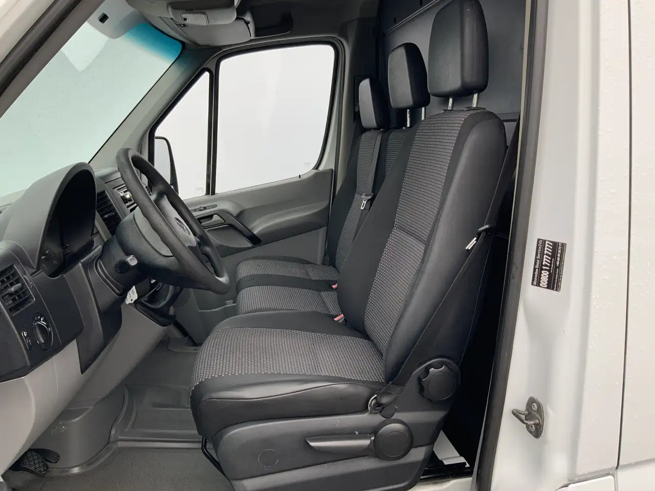 Mercedes-Benz Sprinter 209 2.2 CDI 325 L1H1 Airco Euro 4 - Pakettiauto: kuva Mercedes-Benz Sprinter 209 2.2 CDI 325 L1H1 Airco Euro 4 - Pakettiauto Mercedes-Benz Sprinter 209 2.2 CDI 325 L1H1 Airco Euro 4 - Pakettiauto: kuva Mercedes-Benz Sprinter 209 2.2 CDI 325 L1H1 Airco Euro 4 - Pakettiauto