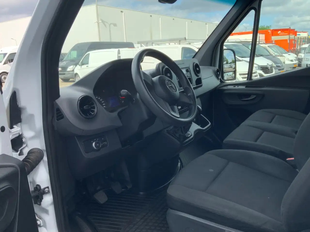 Mercedes-Benz Sprinter 314 2.2 CDI 366 L2H2 Airco 3 Zits Euro 6 - Pakettiauto: kuva Mercedes-Benz Sprinter 314 2.2 CDI 366 L2H2 Airco 3 Zits Euro 6 - Pakettiauto Mercedes-Benz Sprinter 314 2.2 CDI 366 L2H2 Airco 3 Zits Euro 6 - Pakettiauto: kuva Mercedes-Benz Sprinter 314 2.2 CDI 366 L2H2 Airco 3 Zits Euro 6 - Pakettiauto
