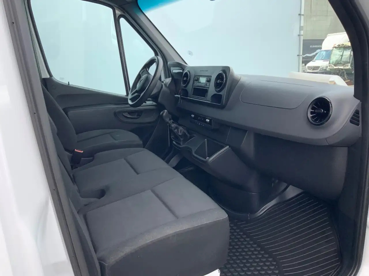 Mercedes-Benz Sprinter 314 2.2 CDI 366 L2H2 Airco 3 Zits Euro 6 - Pakettiauto: kuva Mercedes-Benz Sprinter 314 2.2 CDI 366 L2H2 Airco 3 Zits Euro 6 - Pakettiauto Mercedes-Benz Sprinter 314 2.2 CDI 366 L2H2 Airco 3 Zits Euro 6 - Pakettiauto: kuva Mercedes-Benz Sprinter 314 2.2 CDI 366 L2H2 Airco 3 Zits Euro 6 - Pakettiauto