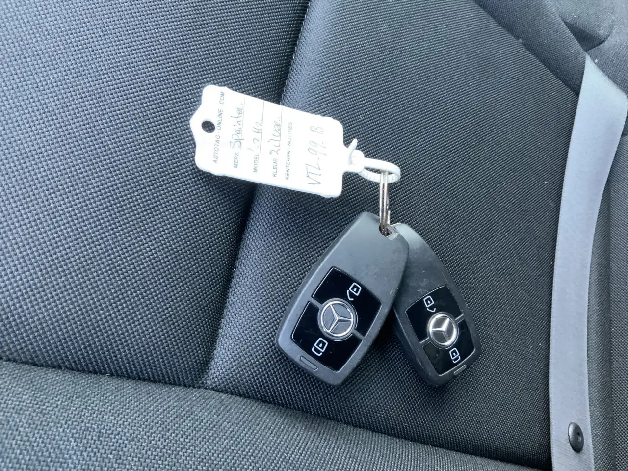 Mercedes-Benz Sprinter 314 2.2 CDI L2H2 Airco Cruise 3 Zits Trekhaak 2000 - Pakettiauto: kuva Mercedes-Benz Sprinter 314 2.2 CDI L2H2 Airco Cruise 3 Zits Trekhaak 2000 - Pakettiauto Mercedes-Benz Sprinter 314 2.2 CDI L2H2 Airco Cruise 3 Zits Trekhaak 2000 - Pakettiauto: kuva Mercedes-Benz Sprinter 314 2.2 CDI L2H2 Airco Cruise 3 Zits Trekhaak 2000 - Pakettiauto