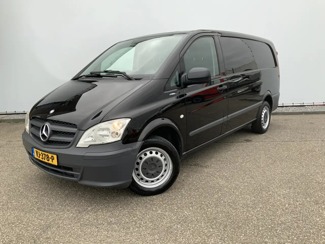 Mercedes-Benz Vito 110 CDI 320 Lang Airco Cruise Trekhaak 2000 kg Eur - Pakettiauto: kuva Mercedes-Benz Vito 110 CDI 320 Lang Airco Cruise Trekhaak 2000 kg Eur - Pakettiauto Mercedes-Benz Vito 110 CDI 320 Lang Airco Cruise Trekhaak 2000 kg Eur - Pakettiauto: kuva Mercedes-Benz Vito 110 CDI 320 Lang Airco Cruise Trekhaak 2000 kg Eur - Pakettiauto