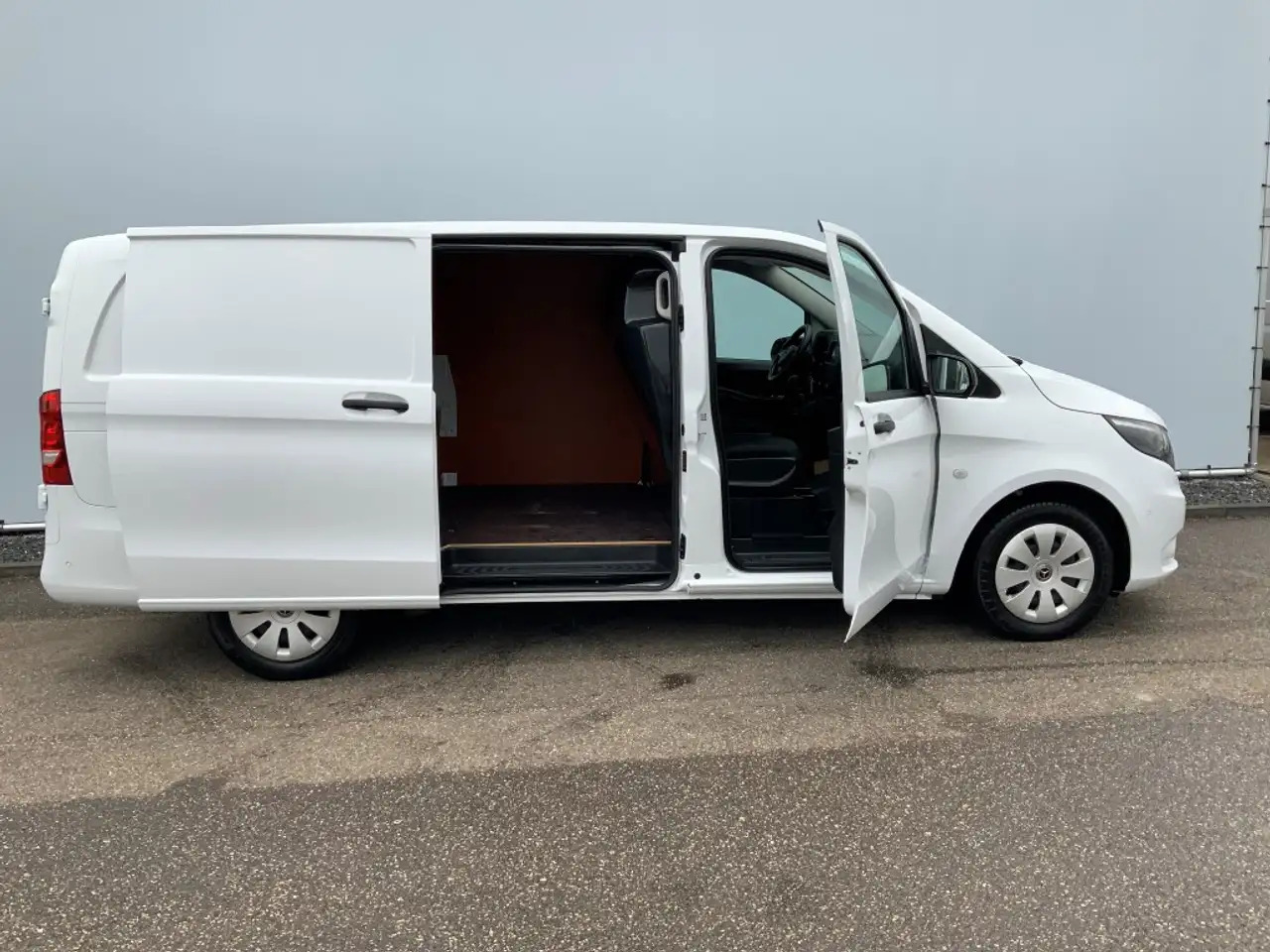 Mercedes-Benz Vito 110 CDI L2 Airco Cruise 2 Zits Euro 6 - Pakettiauto: kuva Mercedes-Benz Vito 110 CDI L2 Airco Cruise 2 Zits Euro 6 - Pakettiauto Mercedes-Benz Vito 110 CDI L2 Airco Cruise 2 Zits Euro 6 - Pakettiauto: kuva Mercedes-Benz Vito 110 CDI L2 Airco Cruise 2 Zits Euro 6 - Pakettiauto
