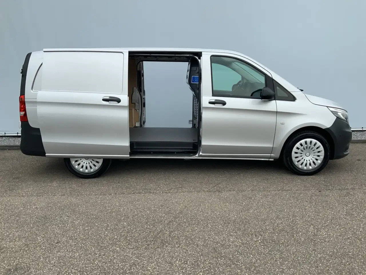 Mercedes-Benz Vito 119 CDI Lang Automaat Airco Cruise Trekhaak 2500 k - Pakettiauto: kuva Mercedes-Benz Vito 119 CDI Lang Automaat Airco Cruise Trekhaak 2500 k - Pakettiauto Mercedes-Benz Vito 119 CDI Lang Automaat Airco Cruise Trekhaak 2500 k - Pakettiauto: kuva Mercedes-Benz Vito 119 CDI Lang Automaat Airco Cruise Trekhaak 2500 k - Pakettiauto