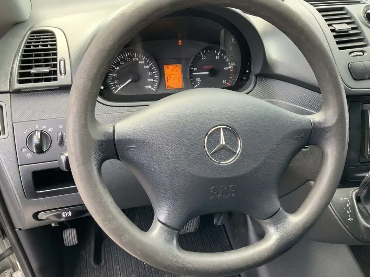 Mercedes-Benz Vito 122 CDI Automaat Koel Auto werkt 100 % 0.gr Airco - Kylmäauto: kuva Mercedes-Benz Vito 122 CDI Automaat Koel Auto werkt 100 % 0.gr Airco - Kylmäauto Mercedes-Benz Vito 122 CDI Automaat Koel Auto werkt 100 % 0.gr Airco - Kylmäauto: kuva Mercedes-Benz Vito 122 CDI Automaat Koel Auto werkt 100 % 0.gr Airco - Kylmäauto