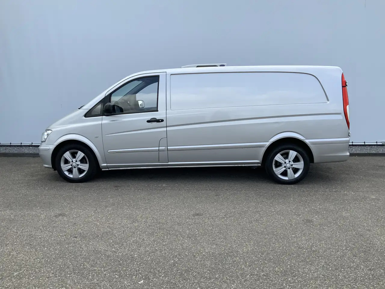 Mercedes-Benz Vito 122 CDI Automaat Koel Auto werkt 100 % 0.gr Airco - Kylmäauto: kuva Mercedes-Benz Vito 122 CDI Automaat Koel Auto werkt 100 % 0.gr Airco - Kylmäauto Mercedes-Benz Vito 122 CDI Automaat Koel Auto werkt 100 % 0.gr Airco - Kylmäauto: kuva Mercedes-Benz Vito 122 CDI Automaat Koel Auto werkt 100 % 0.gr Airco - Kylmäauto