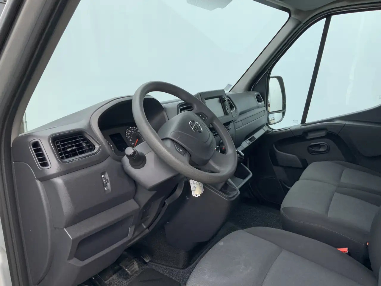 Nissan Interstar 2.3 dCi L2H2 Acenta Airco Cruise 3 Zits Camera Nav - Pakettiauto: kuva Nissan Interstar 2.3 dCi L2H2 Acenta Airco Cruise 3 Zits Camera Nav - Pakettiauto Nissan Interstar 2.3 dCi L2H2 Acenta Airco Cruise 3 Zits Camera Nav - Pakettiauto: kuva Nissan Interstar 2.3 dCi L2H2 Acenta Airco Cruise 3 Zits Camera Nav - Pakettiauto