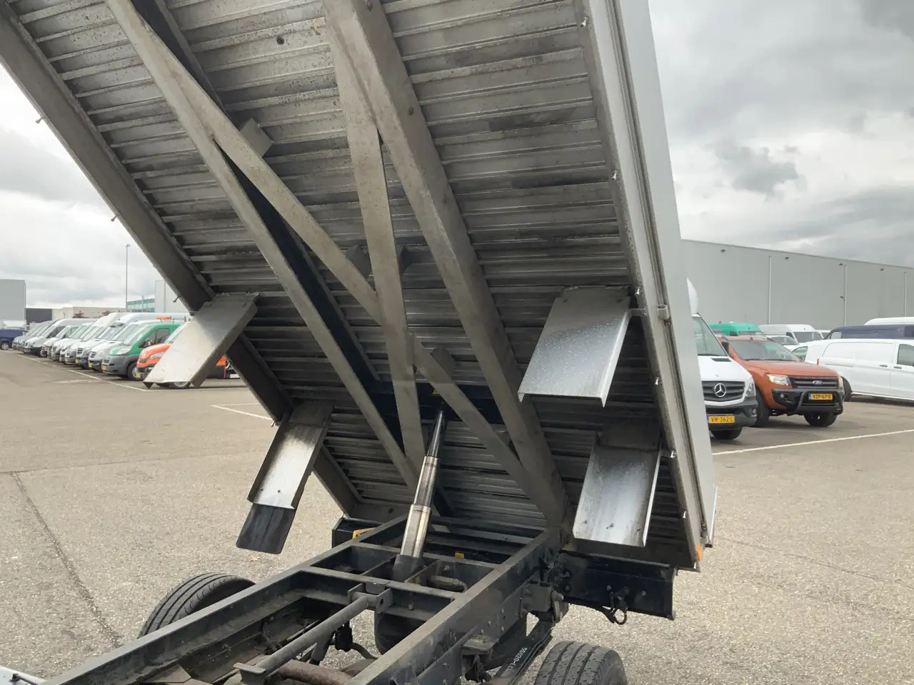 Nissan NT400 32.12 2.5 dCi 250 Kipper Trekhaak 2000 kg 3 - Kippilava-auto: kuva Nissan NT400 32.12 2.5 dCi 250 Kipper Trekhaak 2000 kg 3 - Kippilava-auto Nissan NT400 32.12 2.5 dCi 250 Kipper Trekhaak 2000 kg 3 - Kippilava-auto: kuva Nissan NT400 32.12 2.5 dCi 250 Kipper Trekhaak 2000 kg 3 - Kippilava-auto