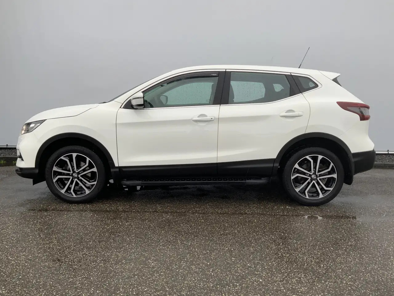Nissan Qashqai 1.3 DIG-T Visia A SUV Airco Cruise Groot Scherm Na - Maasturi/ Katumaasturi: kuva Nissan Qashqai 1.3 DIG-T Visia A SUV Airco Cruise Groot Scherm Na - Maasturi/ Katumaasturi Nissan Qashqai 1.3 DIG-T Visia A SUV Airco Cruise Groot Scherm Na - Maasturi/ Katumaasturi: kuva Nissan Qashqai 1.3 DIG-T Visia A SUV Airco Cruise Groot Scherm Na - Maasturi/ Katumaasturi