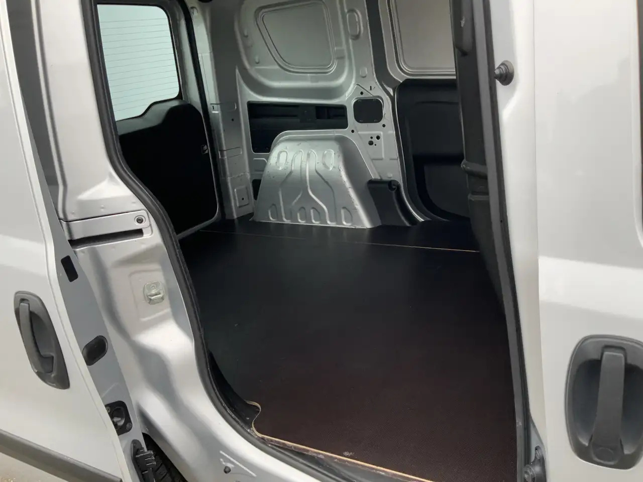 Leasing Opel Combo 1.3 CDTi L1H1 Edition Airco Euro 6 Opel Combo 1.3 CDTi L1H1 Edition Airco Euro 6: kuva Leasing Opel Combo 1.3 CDTi L1H1 Edition Airco Euro 6 Opel Combo 1.3 CDTi L1H1 Edition Airco Euro 6