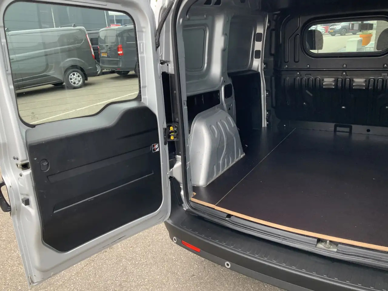 Leasing Opel Combo 1.3 CDTi L1H1 Edition Airco Euro 6 Opel Combo 1.3 CDTi L1H1 Edition Airco Euro 6: kuva Leasing Opel Combo 1.3 CDTi L1H1 Edition Airco Euro 6 Opel Combo 1.3 CDTi L1H1 Edition Airco Euro 6