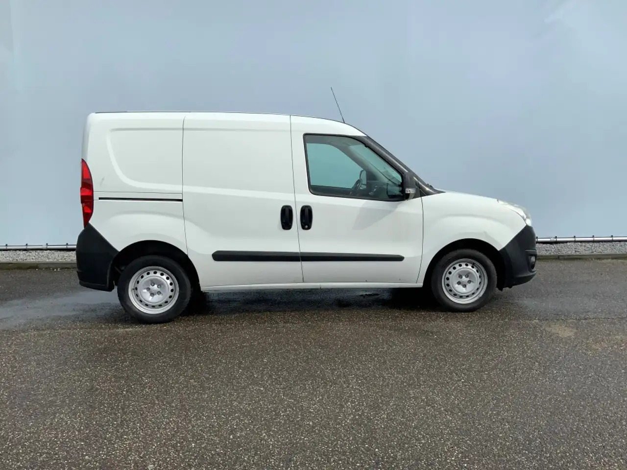 Opel Combo 1.3 CDTi L1H1 ecoFLEX Selection Airco Trekhaak 100 - Pieni pakettiauto: kuva Opel Combo 1.3 CDTi L1H1 ecoFLEX Selection Airco Trekhaak 100 - Pieni pakettiauto Opel Combo 1.3 CDTi L1H1 ecoFLEX Selection Airco Trekhaak 100 - Pieni pakettiauto: kuva Opel Combo 1.3 CDTi L1H1 ecoFLEX Selection Airco Trekhaak 100 - Pieni pakettiauto