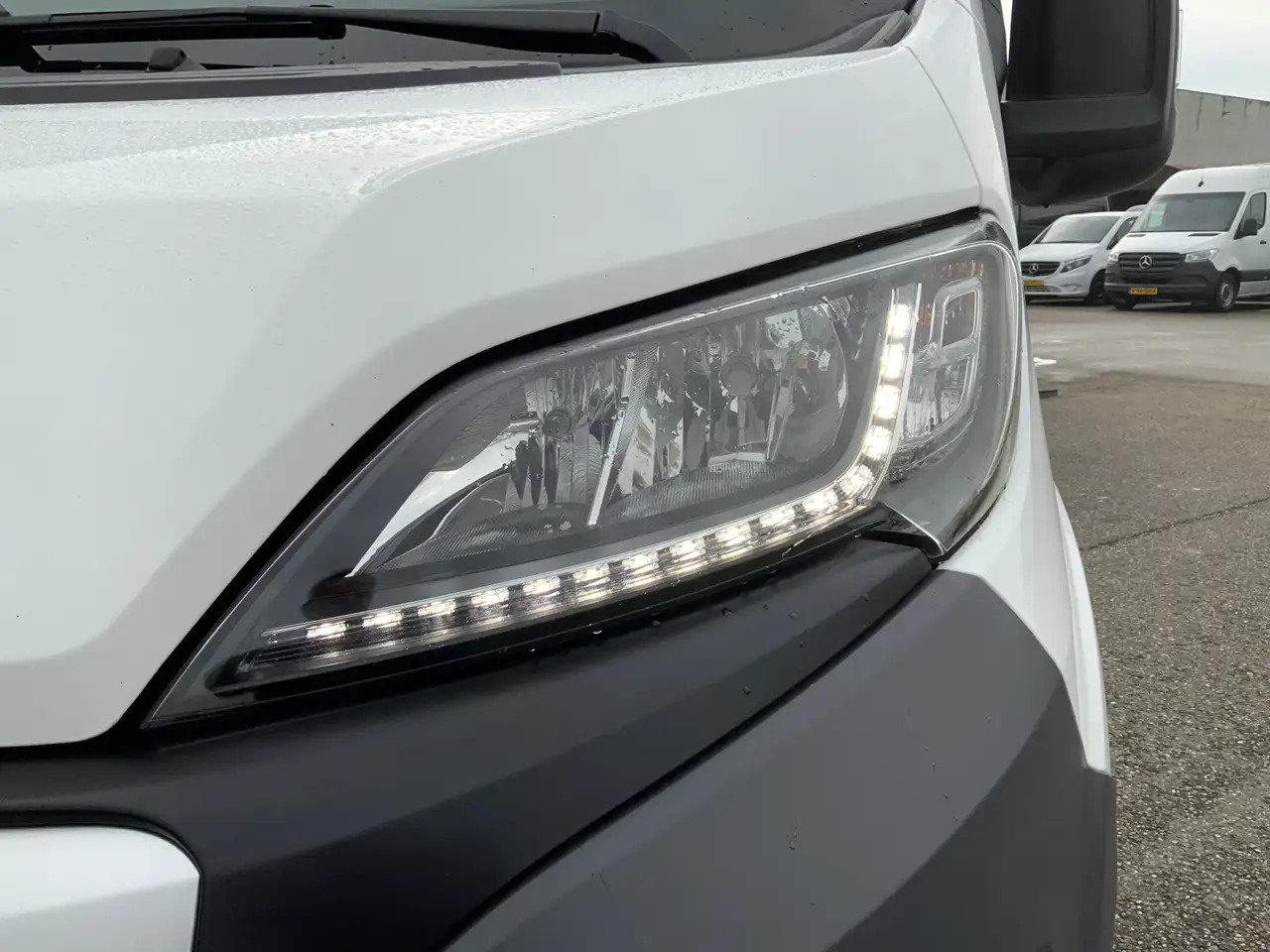 Peugeot Boxer 330 2.2 HDI L2H2 Première Airco Cruise Camera side - Pakettiauto: kuva Peugeot Boxer 330 2.2 HDI L2H2 Première Airco Cruise Camera side - Pakettiauto Peugeot Boxer 330 2.2 HDI L2H2 Première Airco Cruise Camera side - Pakettiauto: kuva Peugeot Boxer 330 2.2 HDI L2H2 Première Airco Cruise Camera side - Pakettiauto