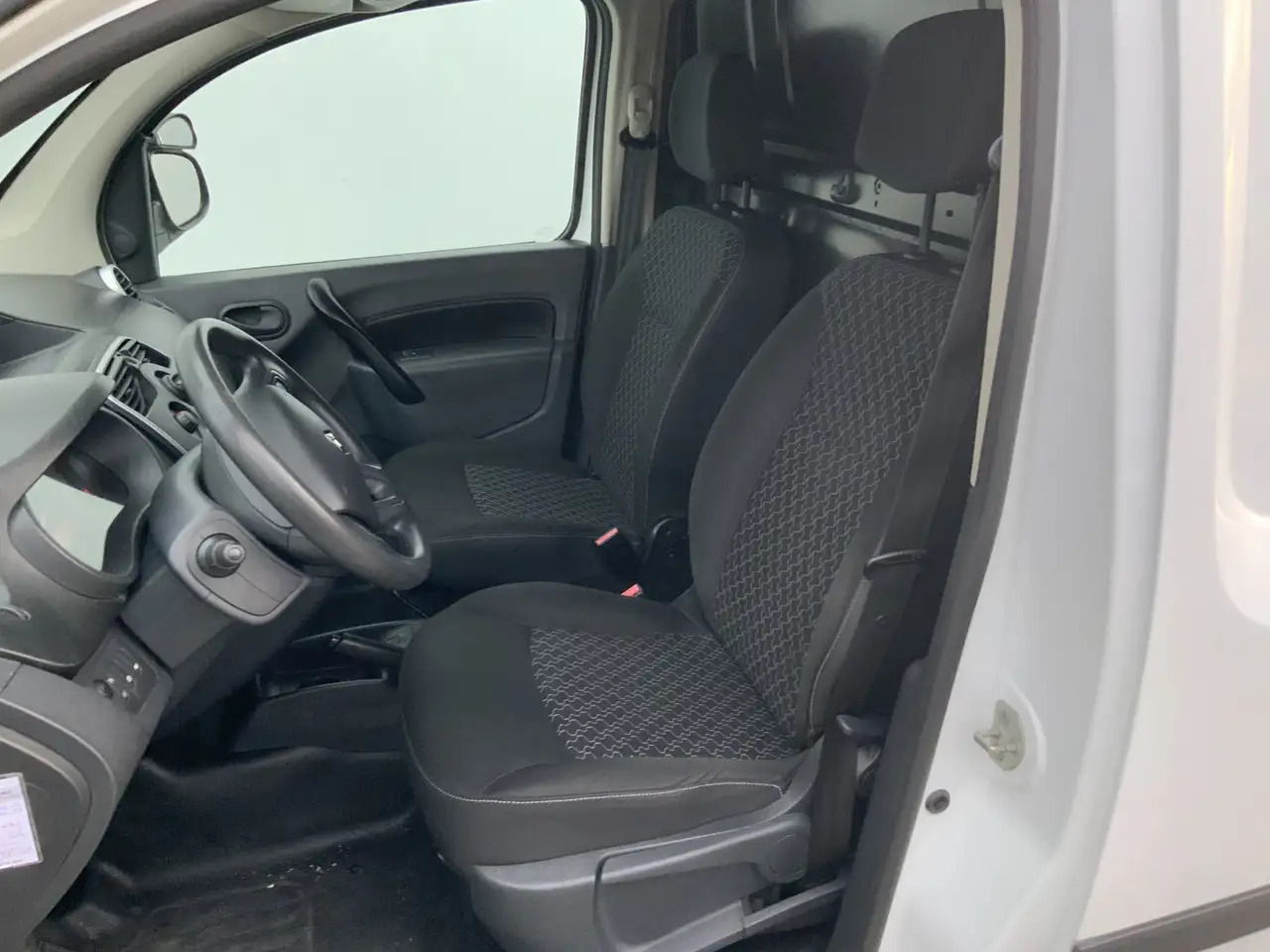 Renault Kangoo 1.5 dCi 90 Energy Luxe Airco Cruise Euro 6 - Pieni pakettiauto: kuva Renault Kangoo 1.5 dCi 90 Energy Luxe Airco Cruise Euro 6 - Pieni pakettiauto Renault Kangoo 1.5 dCi 90 Energy Luxe Airco Cruise Euro 6 - Pieni pakettiauto: kuva Renault Kangoo 1.5 dCi 90 Energy Luxe Airco Cruise Euro 6 - Pieni pakettiauto