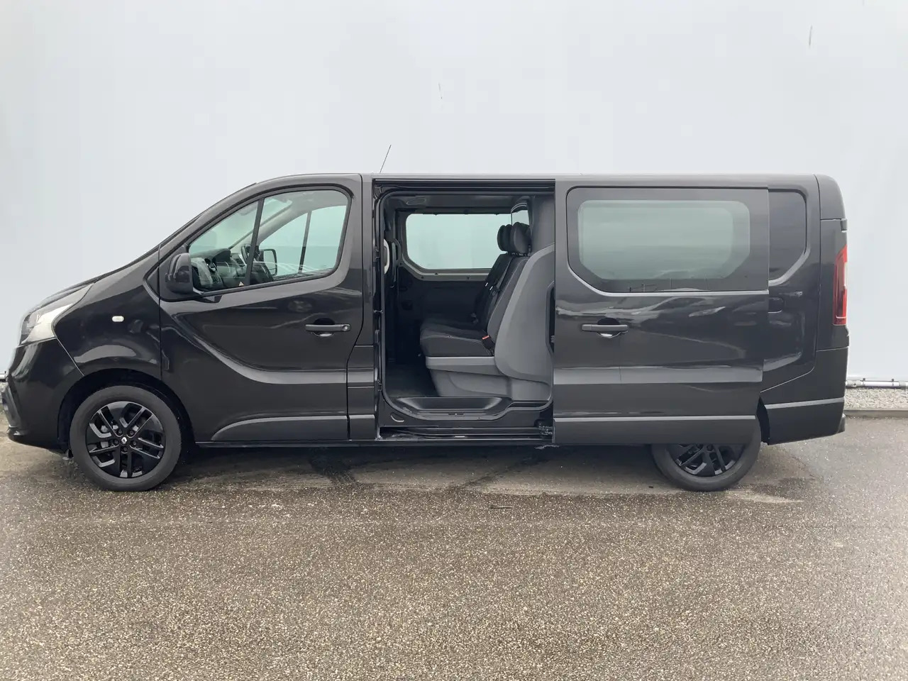 Renault Trafic 1.6 dCi T29 L2H1 Dub Cab 5 Zits Airco Cruise Navi - Jatko-ohjaamo kevyt kuorma-auto: kuva Renault Trafic 1.6 dCi T29 L2H1 Dub Cab 5 Zits Airco Cruise Navi - Jatko-ohjaamo kevyt kuorma-auto Renault Trafic 1.6 dCi T29 L2H1 Dub Cab 5 Zits Airco Cruise Navi - Jatko-ohjaamo kevyt kuorma-auto: kuva Renault Trafic 1.6 dCi T29 L2H1 Dub Cab 5 Zits Airco Cruise Navi - Jatko-ohjaamo kevyt kuorma-auto