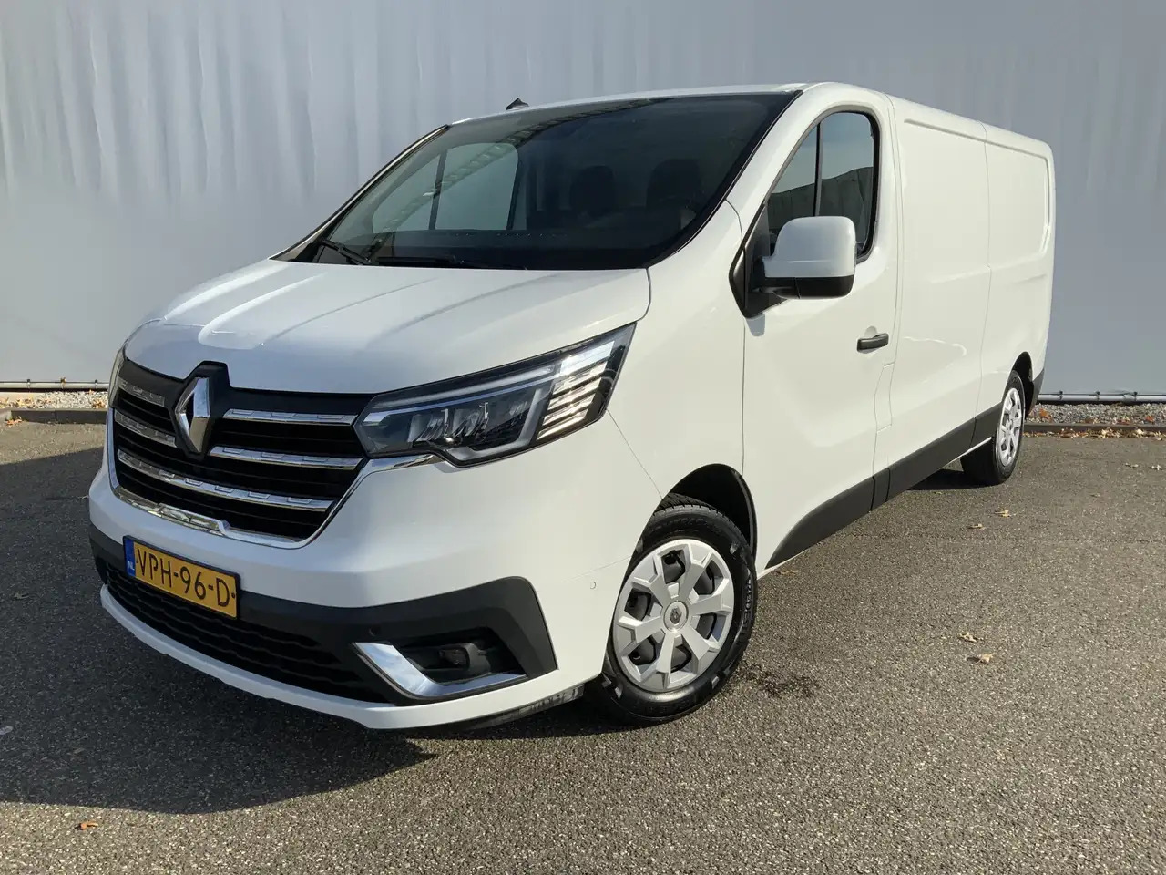 Renault Trafic 2.0 dCi 130 T30 L2H1 Work Edition Airco Cruise Nav - Pakettiauto: kuva Renault Trafic 2.0 dCi 130 T30 L2H1 Work Edition Airco Cruise Nav - Pakettiauto Renault Trafic 2.0 dCi 130 T30 L2H1 Work Edition Airco Cruise Nav - Pakettiauto: kuva Renault Trafic 2.0 dCi 130 T30 L2H1 Work Edition Airco Cruise Nav - Pakettiauto