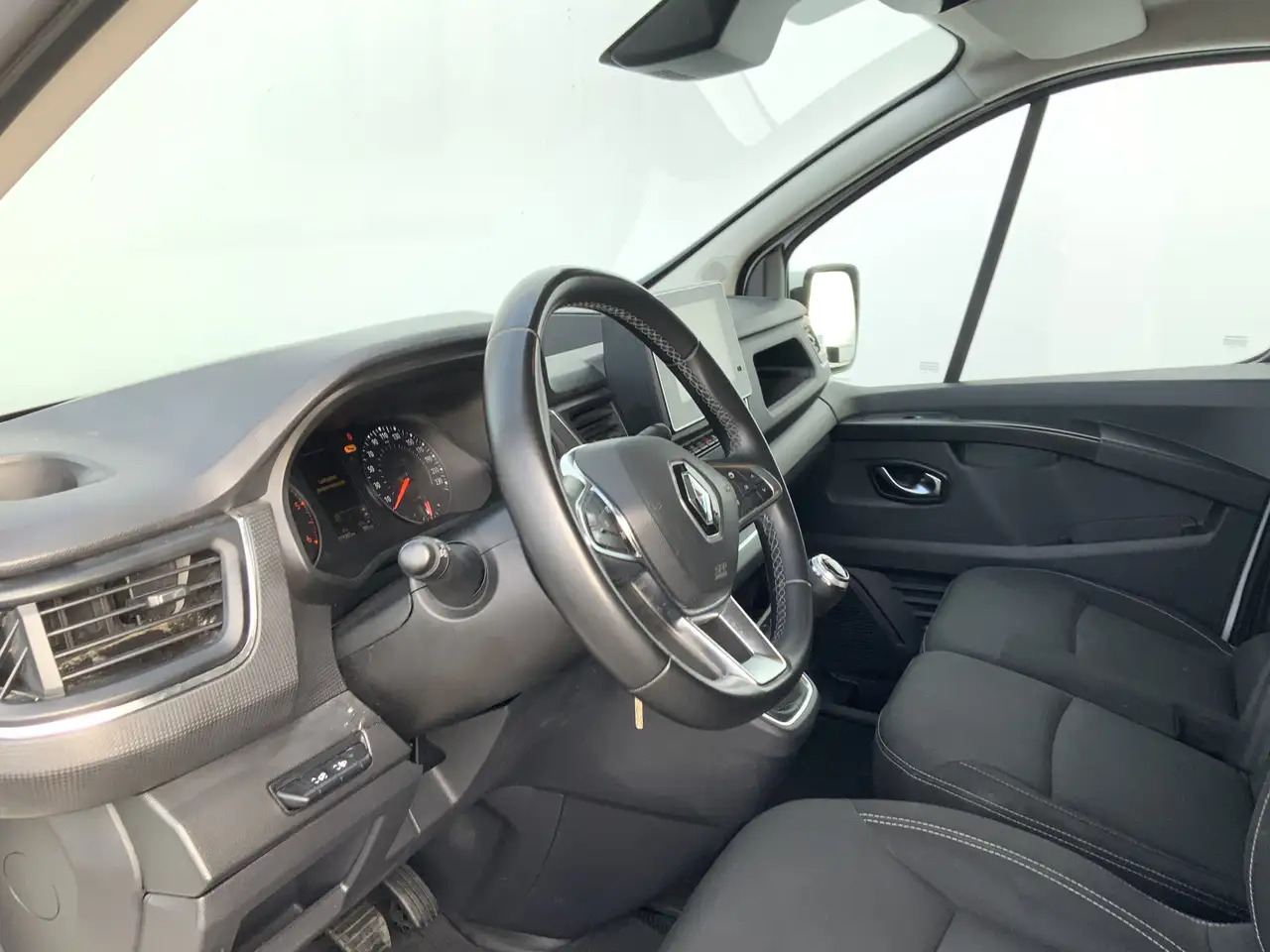 Renault Trafic 2.0 dCi 130 T30 L2H1 Work Edition Airco Cruise Nav - Pakettiauto: kuva Renault Trafic 2.0 dCi 130 T30 L2H1 Work Edition Airco Cruise Nav - Pakettiauto Renault Trafic 2.0 dCi 130 T30 L2H1 Work Edition Airco Cruise Nav - Pakettiauto: kuva Renault Trafic 2.0 dCi 130 T30 L2H1 Work Edition Airco Cruise Nav - Pakettiauto