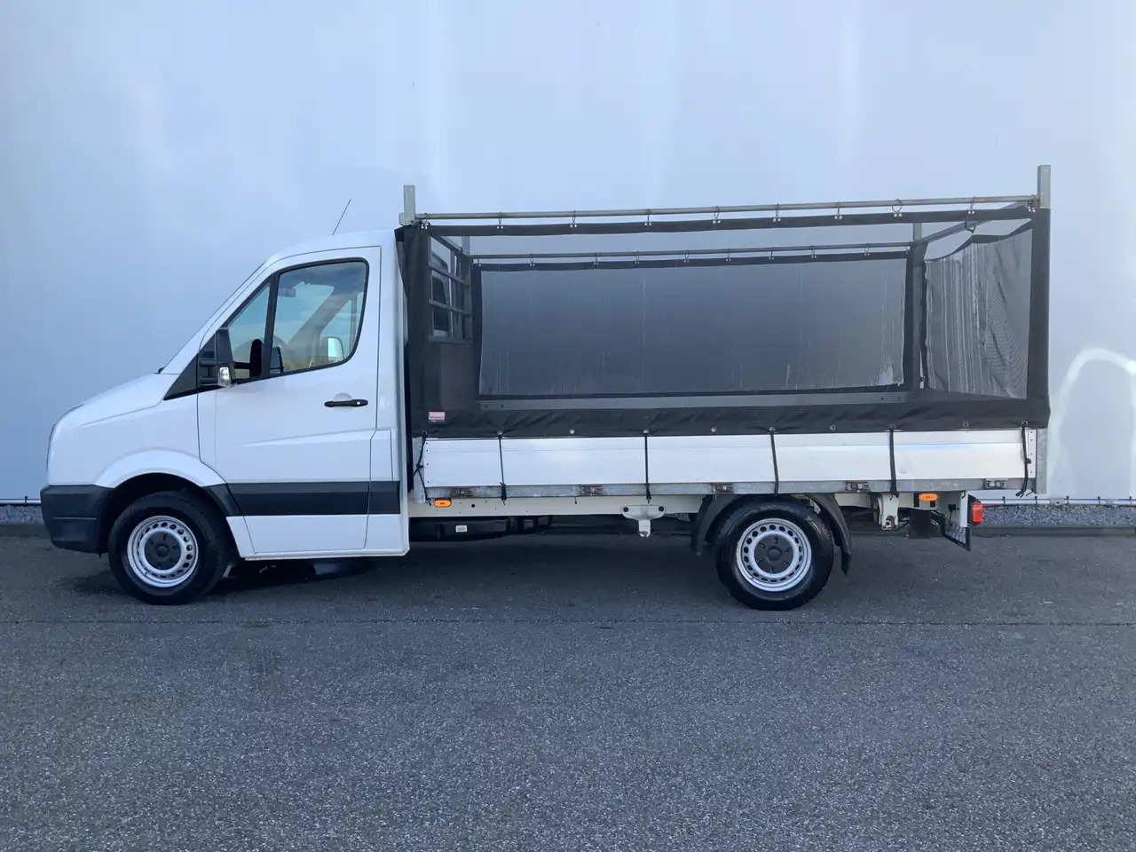 Volkswagen Crafter 50 2.0 TDI L2H1Pick Up Airco Cruise Trekhaak 3500 - Avolava pakettiauto: kuva Volkswagen Crafter 50 2.0 TDI L2H1Pick Up Airco Cruise Trekhaak 3500 - Avolava pakettiauto Volkswagen Crafter 50 2.0 TDI L2H1Pick Up Airco Cruise Trekhaak 3500 - Avolava pakettiauto: kuva Volkswagen Crafter 50 2.0 TDI L2H1Pick Up Airco Cruise Trekhaak 3500 - Avolava pakettiauto