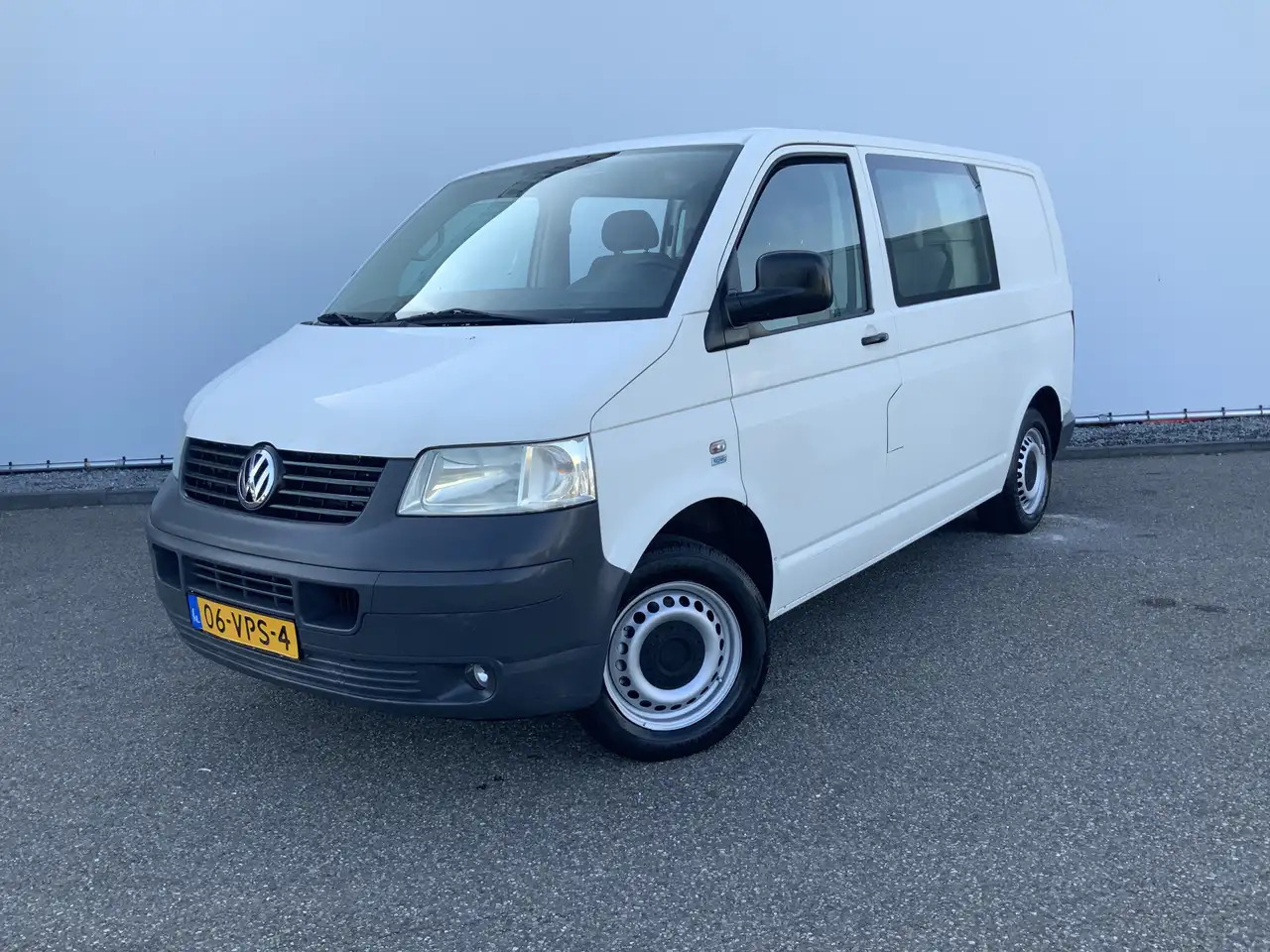 Volkswagen T5 Transporter 2.5 TDI 300 Budgetline Automaat DubCab Airco Trekh - Jatko-ohjaamo kevyt kuorma-auto: kuva Volkswagen T5 Transporter 2.5 TDI 300 Budgetline Automaat DubCab Airco Trekh - Jatko-ohjaamo kevyt kuorma-auto Volkswagen T5 Transporter 2.5 TDI 300 Budgetline Automaat DubCab Airco Trekh - Jatko-ohjaamo kevyt kuorma-auto: kuva Volkswagen T5 Transporter 2.5 TDI 300 Budgetline Automaat DubCab Airco Trekh - Jatko-ohjaamo kevyt kuorma-auto