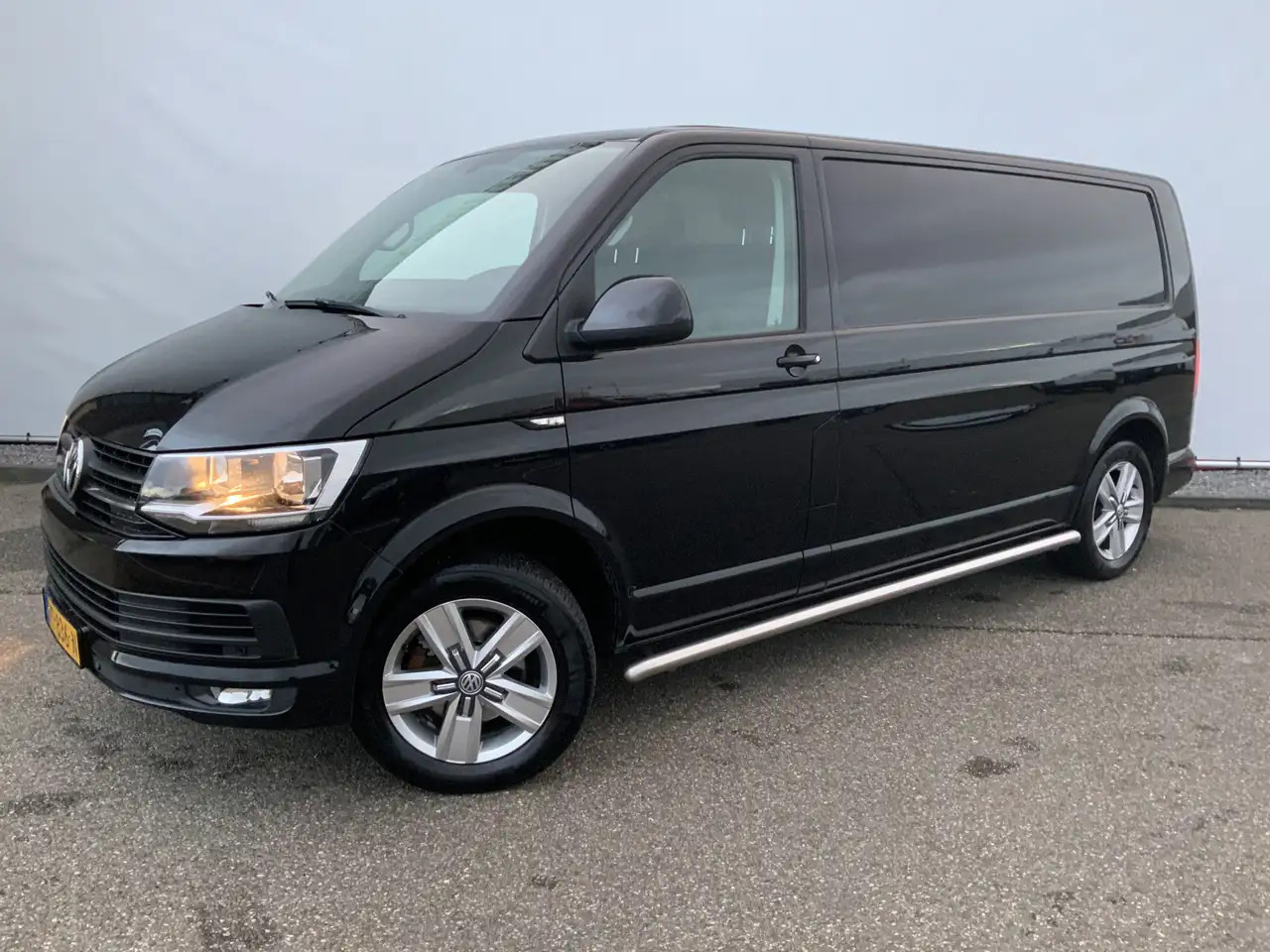 Volkswagen T6 Transporter 2.0 TDI L2H2 Highline Automaat Airco Cruise Navi A - Pakettiauto: kuva Volkswagen T6 Transporter 2.0 TDI L2H2 Highline Automaat Airco Cruise Navi A - Pakettiauto Volkswagen T6 Transporter 2.0 TDI L2H2 Highline Automaat Airco Cruise Navi A - Pakettiauto: kuva Volkswagen T6 Transporter 2.0 TDI L2H2 Highline Automaat Airco Cruise Navi A - Pakettiauto