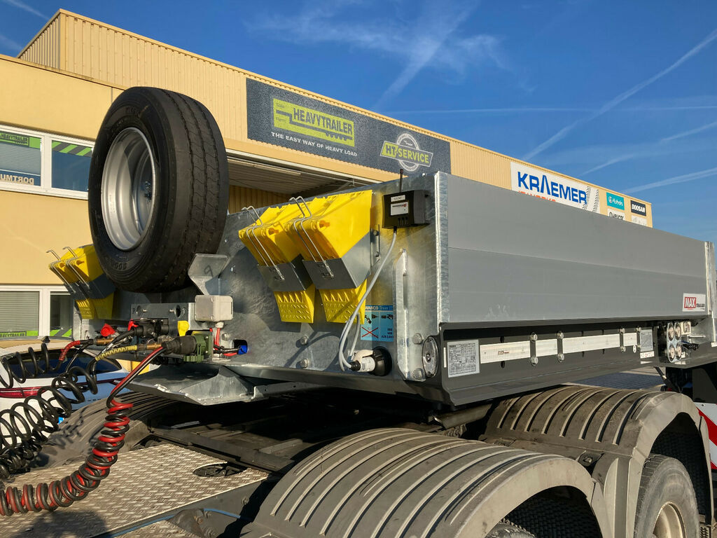 Faymonville MAX Trailer 2-Achs-Tiefbett mit Pendelachsen - Apuvaunu puoliperävaunu: kuva Faymonville MAX Trailer 2-Achs-Tiefbett mit Pendelachsen - Apuvaunu puoliperävaunu Faymonville MAX Trailer 2-Achs-Tiefbett mit Pendelachsen - Apuvaunu puoliperävaunu: kuva Faymonville MAX Trailer 2-Achs-Tiefbett mit Pendelachsen - Apuvaunu puoliperävaunu