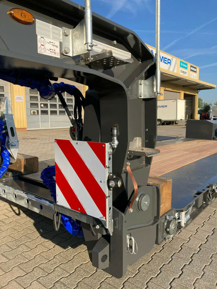 Faymonville MAX Trailer 2-Achs-Tiefbett mit Pendelachsen - Apuvaunu puoliperävaunu: kuva Faymonville MAX Trailer 2-Achs-Tiefbett mit Pendelachsen - Apuvaunu puoliperävaunu Faymonville MAX Trailer 2-Achs-Tiefbett mit Pendelachsen - Apuvaunu puoliperävaunu: kuva Faymonville MAX Trailer 2-Achs-Tiefbett mit Pendelachsen - Apuvaunu puoliperävaunu