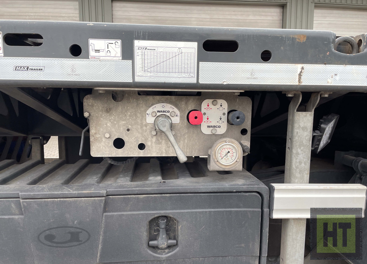 Faymonville MAX Trailer 3-Achs-Doppeltele-Plateau zwangsgelenkt - Apuvaunu puoliperävaunu: kuva Faymonville MAX Trailer 3-Achs-Doppeltele-Plateau zwangsgelenkt - Apuvaunu puoliperävaunu Faymonville MAX Trailer 3-Achs-Doppeltele-Plateau zwangsgelenkt - Apuvaunu puoliperävaunu: kuva Faymonville MAX Trailer 3-Achs-Doppeltele-Plateau zwangsgelenkt - Apuvaunu puoliperävaunu