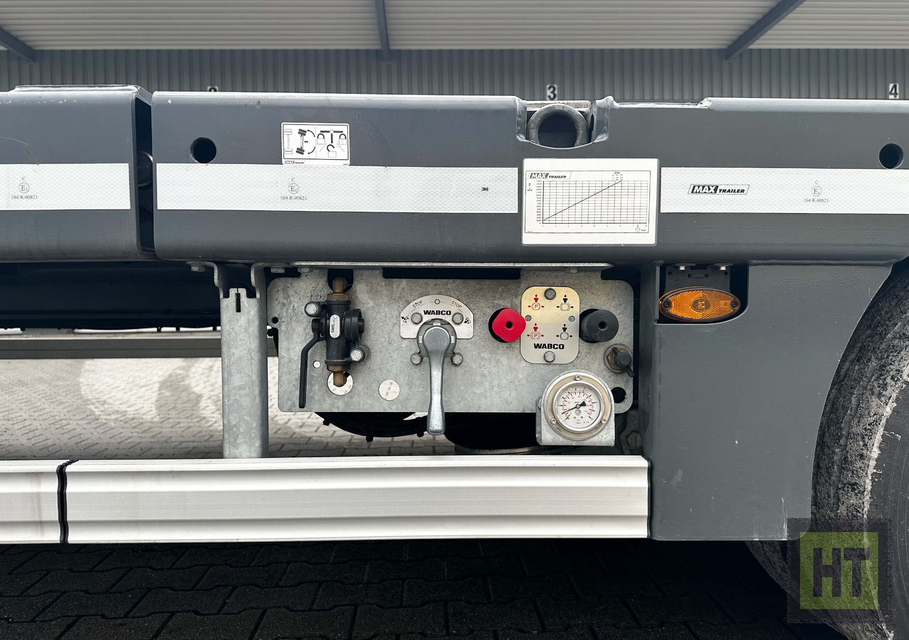 Faymonville MAX Trailer 3-Achs-Semi mit hydr. Ladeboden und hydr. Ramen - Apuvaunu puoliperävaunu: kuva Faymonville MAX Trailer 3-Achs-Semi mit hydr. Ladeboden und hydr. Ramen - Apuvaunu puoliperävaunu Faymonville MAX Trailer 3-Achs-Semi mit hydr. Ladeboden und hydr. Ramen - Apuvaunu puoliperävaunu: kuva Faymonville MAX Trailer 3-Achs-Semi mit hydr. Ladeboden und hydr. Ramen - Apuvaunu puoliperävaunu