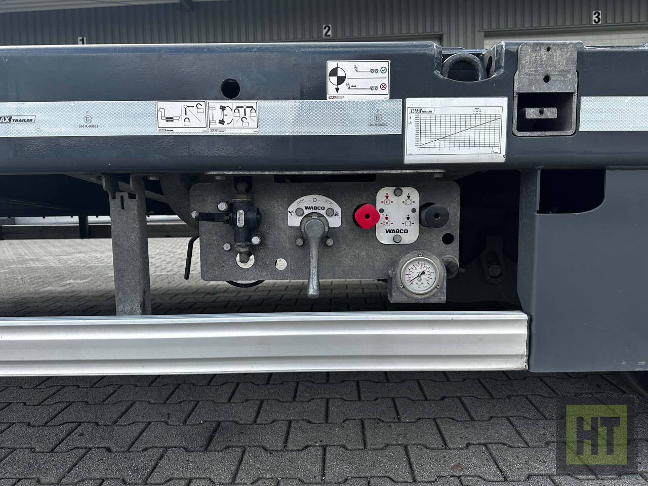 Faymonville MAX Trailer 4-Achs-Mega-Tele-Semi-niedrigbereift - Apuvaunu puoliperävaunu: kuva Faymonville MAX Trailer 4-Achs-Mega-Tele-Semi-niedrigbereift - Apuvaunu puoliperävaunu Faymonville MAX Trailer 4-Achs-Mega-Tele-Semi-niedrigbereift - Apuvaunu puoliperävaunu: kuva Faymonville MAX Trailer 4-Achs-Mega-Tele-Semi-niedrigbereift - Apuvaunu puoliperävaunu