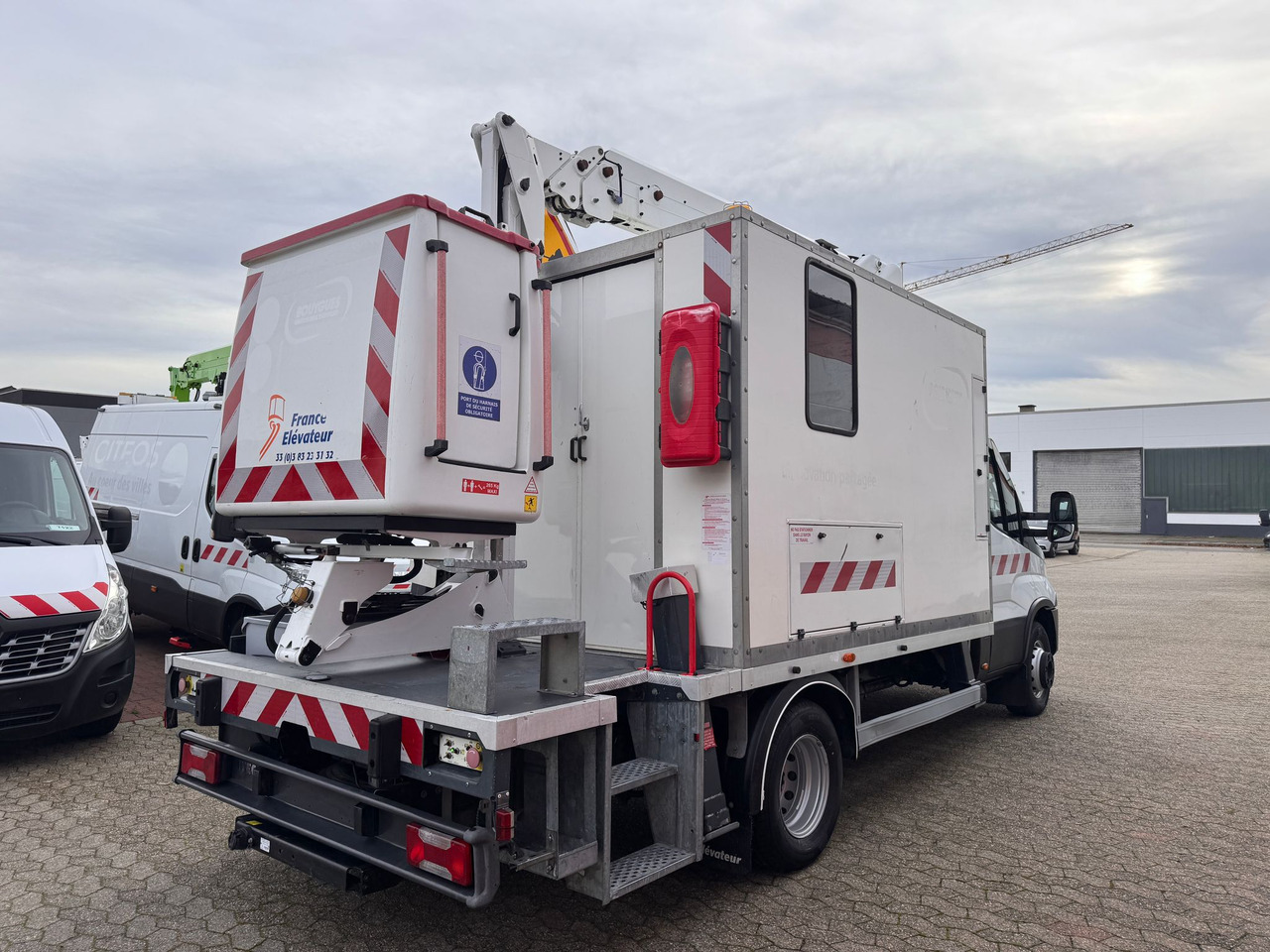 IVECO Daily 70C18 Hubarbeitsbühne Steiger France Elevateur 172 CPL EURO 6C - Itsekulkevat henkilönostimet: kuva IVECO Daily 70C18 Hubarbeitsbühne Steiger France Elevateur 172 CPL EURO 6C - Itsekulkevat henkilönostimet IVECO Daily 70C18 Hubarbeitsbühne Steiger France Elevateur 172 CPL EURO 6C - Itsekulkevat henkilönostimet: kuva IVECO Daily 70C18 Hubarbeitsbühne Steiger France Elevateur 172 CPL EURO 6C - Itsekulkevat henkilönostimet