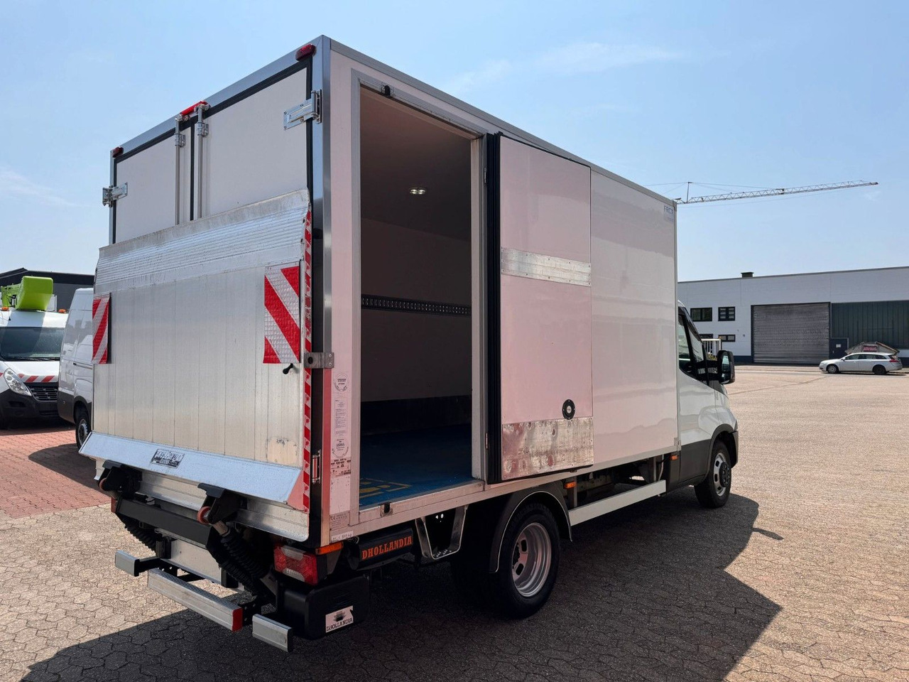 Iveco Daily 35C16 Tiefkühlkoffer Carrier Pulsor350 LWB - Kylmäauto: kuva  Iveco Daily 35C16 Tiefkühlkoffer Carrier Pulsor350 LWB - Kylmäauto Iveco Daily 35C16 Tiefkühlkoffer Carrier Pulsor350 LWB - Kylmäauto: kuva  Iveco Daily 35C16 Tiefkühlkoffer Carrier Pulsor350 LWB - Kylmäauto