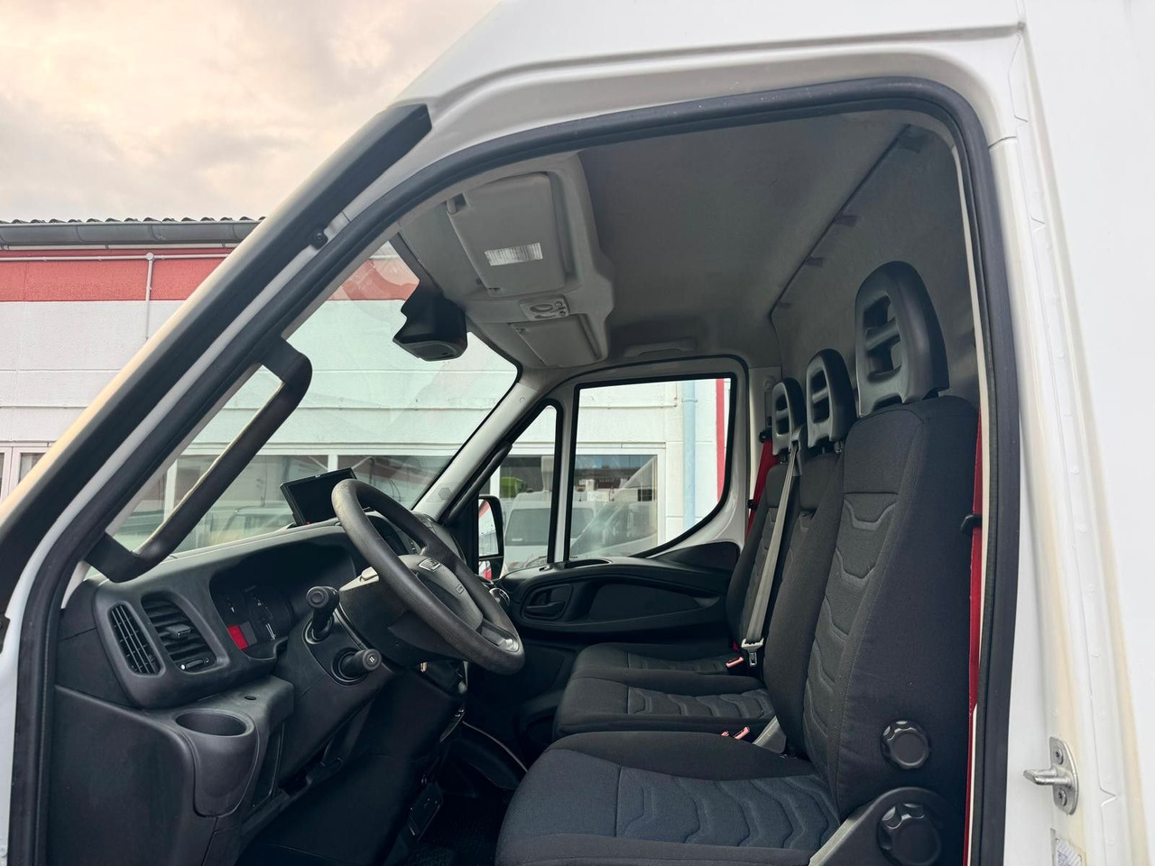 Leasing  Iveco Daily 70C15 Steiger France Elevateur 172 TPFcc Iveco Daily 70C15 Steiger France Elevateur 172 TPFcc: kuva Leasing  Iveco Daily 70C15 Steiger France Elevateur 172 TPFcc Iveco Daily 70C15 Steiger France Elevateur 172 TPFcc