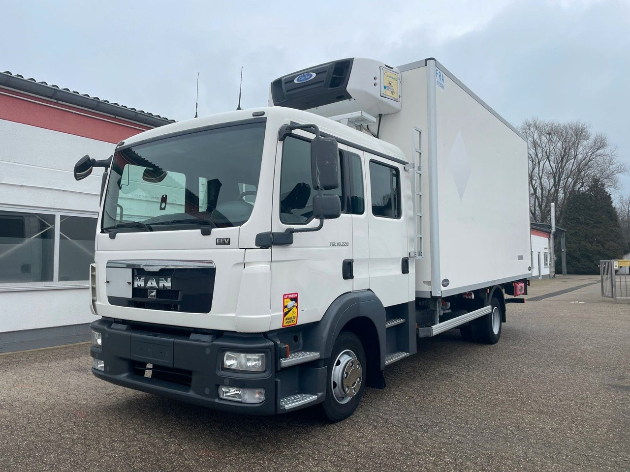 MAN TGL 10.220 EEV Doka Tiefkühlkoffer Ladebordwand - Umpikori kuorma-auto: kuva MAN TGL 10.220 EEV Doka Tiefkühlkoffer Ladebordwand - Umpikori kuorma-auto MAN TGL 10.220 EEV Doka Tiefkühlkoffer Ladebordwand - Umpikori kuorma-auto: kuva MAN TGL 10.220 EEV Doka Tiefkühlkoffer Ladebordwand - Umpikori kuorma-auto
