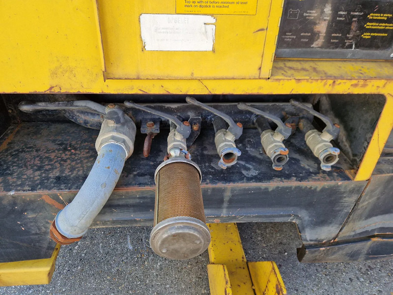 Atlas-Copco XAS350DD VERY LOW HOURS - Ilmakompressori: kuva Atlas-Copco XAS350DD VERY LOW HOURS - Ilmakompressori Atlas-Copco XAS350DD VERY LOW HOURS - Ilmakompressori: kuva Atlas-Copco XAS350DD VERY LOW HOURS - Ilmakompressori