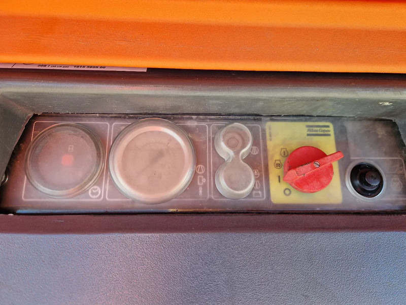 Atlas-Copco XAS57 - Ilmakompressori: kuva Atlas-Copco XAS57 - Ilmakompressori Atlas-Copco XAS57 - Ilmakompressori: kuva Atlas-Copco XAS57 - Ilmakompressori