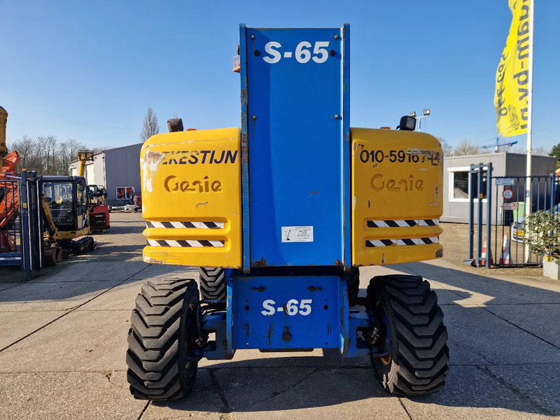 Genie S65 4X4 - Kuukulkija: kuva Genie S65 4X4 - Kuukulkija Genie S65 4X4 - Kuukulkija: kuva Genie S65 4X4 - Kuukulkija