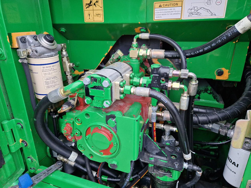 Hyundai Robex 160W-9A met 6-cilinder Cummins motor - Pyöräalustainen kaivinkone: kuva Hyundai Robex 160W-9A met 6-cilinder Cummins motor - Pyöräalustainen kaivinkone Hyundai Robex 160W-9A met 6-cilinder Cummins motor - Pyöräalustainen kaivinkone: kuva Hyundai Robex 160W-9A met 6-cilinder Cummins motor - Pyöräalustainen kaivinkone