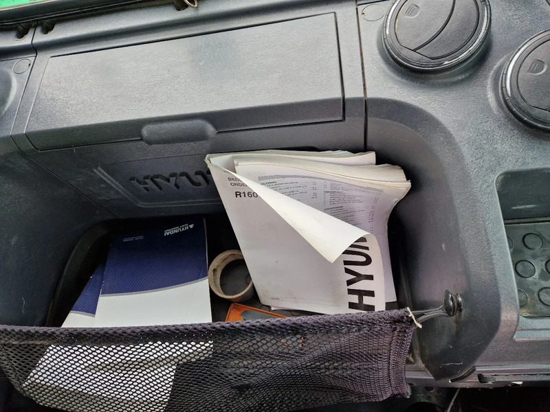 Pyöräalustainen kaivinkone Hyundai Robex 160W-9A met 6-cilinder Cummins motor: kuva Pyöräalustainen kaivinkone Hyundai Robex 160W-9A met 6-cilinder Cummins motor