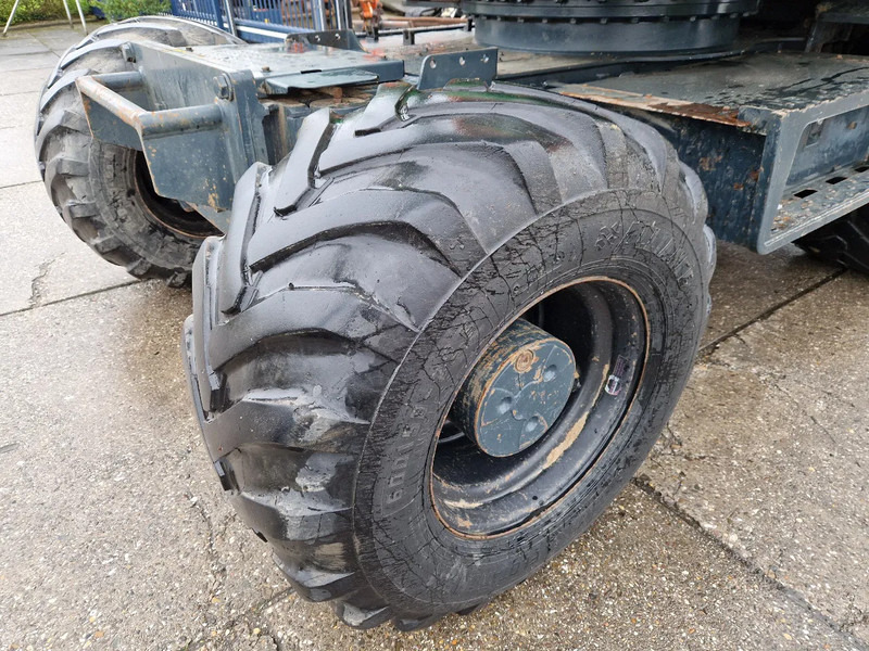 Pyöräalustainen kaivinkone Hyundai Robex 160W-9A met 6-cilinder Cummins motor: kuva Pyöräalustainen kaivinkone Hyundai Robex 160W-9A met 6-cilinder Cummins motor