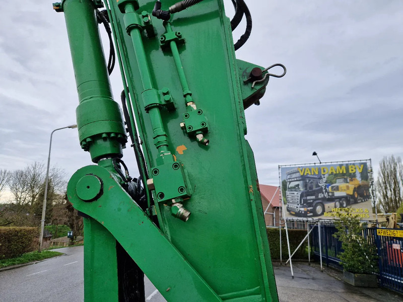 Pyöräalustainen kaivinkone Hyundai Robex 160W-9A met 6-cilinder Cummins motor: kuva Pyöräalustainen kaivinkone Hyundai Robex 160W-9A met 6-cilinder Cummins motor