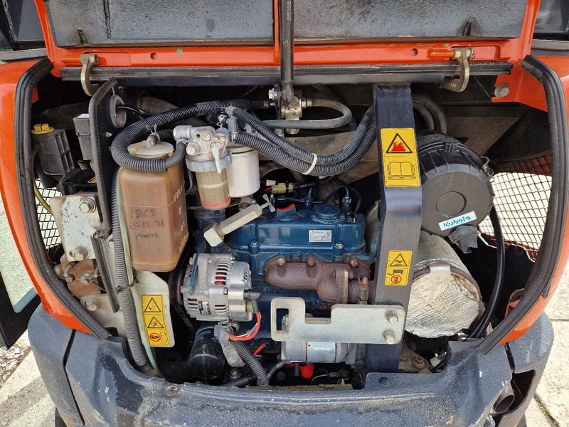 Kubota KX019-4 CW05 met 2 bakken - Minikuormaaja: kuva Kubota KX019-4 CW05 met 2 bakken - Minikuormaaja Kubota KX019-4 CW05 met 2 bakken - Minikuormaaja: kuva Kubota KX019-4 CW05 met 2 bakken - Minikuormaaja