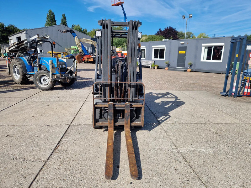 Nissan 1800 kg. LPG met keuring - Kaasutrukki: kuva Nissan 1800 kg. LPG met keuring - Kaasutrukki Nissan 1800 kg. LPG met keuring - Kaasutrukki: kuva Nissan 1800 kg. LPG met keuring - Kaasutrukki