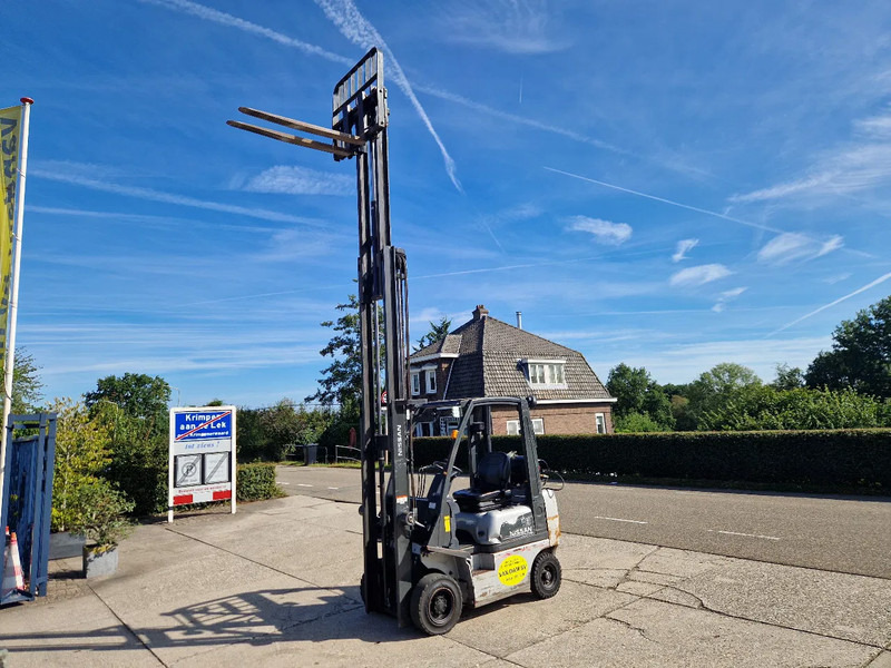 Nissan 1800 kg. LPG met keuring - Kaasutrukki: kuva Nissan 1800 kg. LPG met keuring - Kaasutrukki Nissan 1800 kg. LPG met keuring - Kaasutrukki: kuva Nissan 1800 kg. LPG met keuring - Kaasutrukki