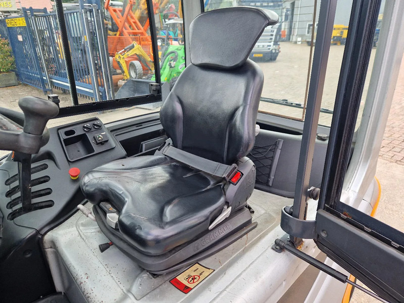 Still RX60-25L - Sähkötrukki: kuva Still RX60-25L - Sähkötrukki Still RX60-25L - Sähkötrukki: kuva Still RX60-25L - Sähkötrukki