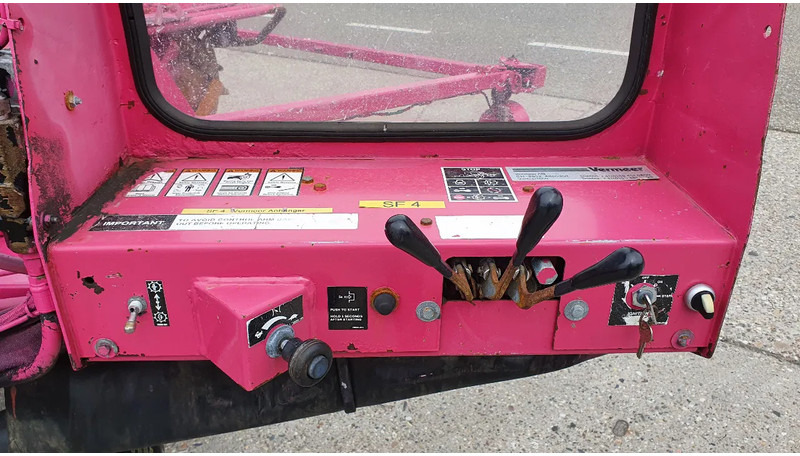 Kantojyrsin VERMEER SC1102 stobbenfrees/stronkenfrees op aanhanger: kuva Kantojyrsin VERMEER SC1102 stobbenfrees/stronkenfrees op aanhanger