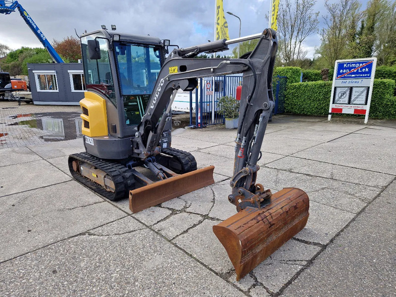 Volvo ECR25D met 2562 uur - Minikuormaaja: kuva Volvo ECR25D met 2562 uur - Minikuormaaja Volvo ECR25D met 2562 uur - Minikuormaaja: kuva Volvo ECR25D met 2562 uur - Minikuormaaja
